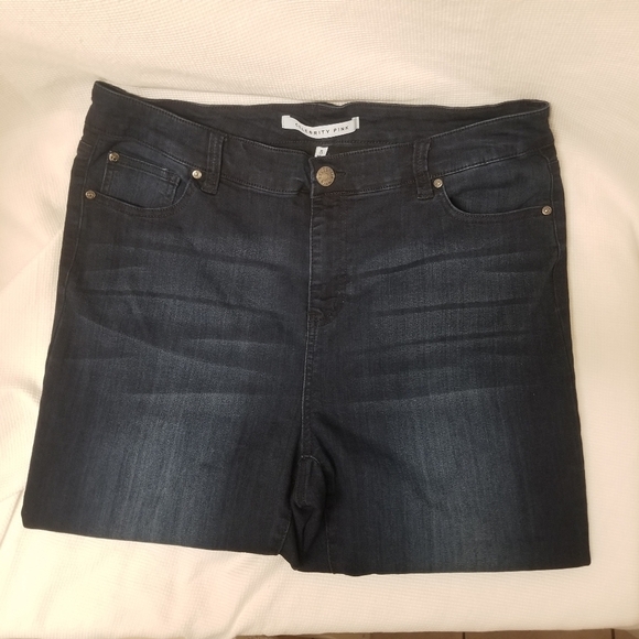 Celebrity Pink Mid-Rise Skinny - Picture 4 of 6